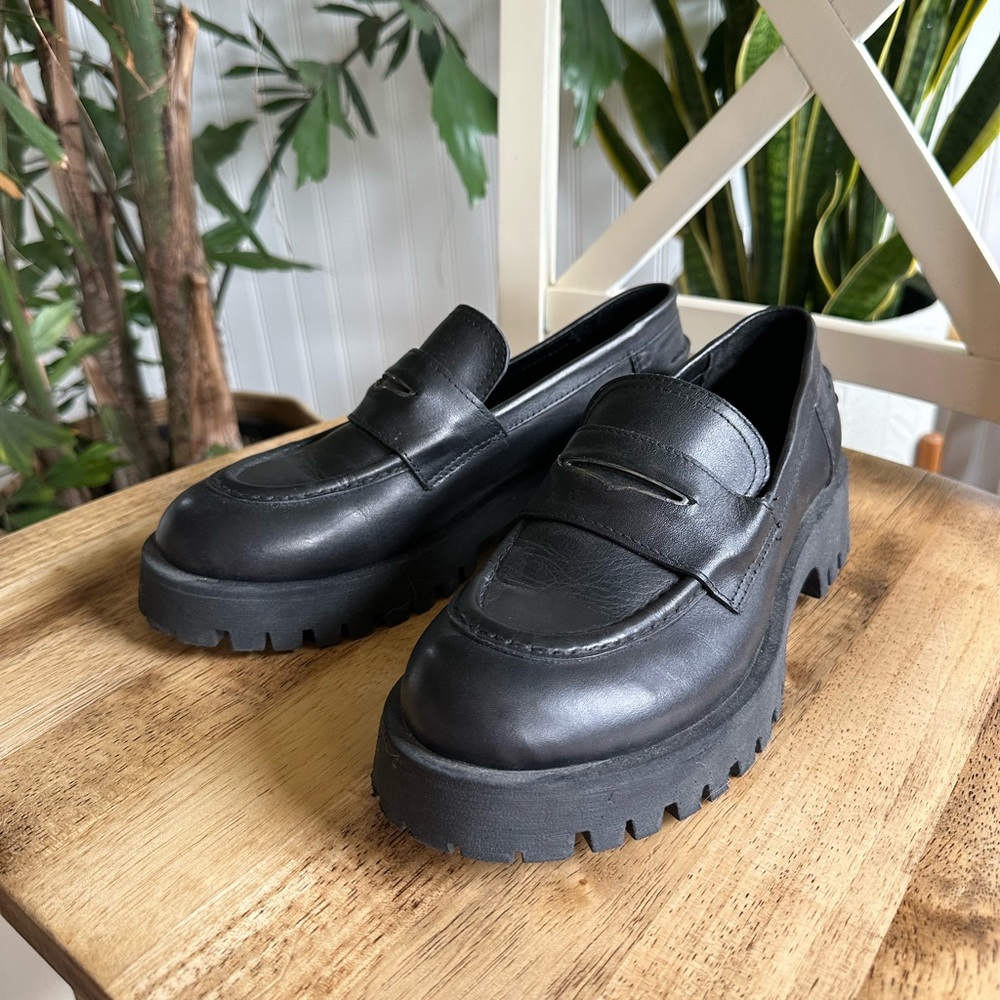Steve Madden loafer